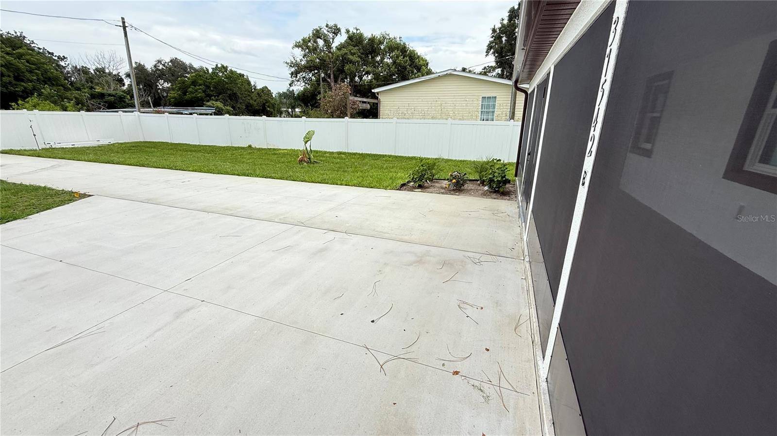 Zephyrhills, FL 33542,37542 EILAND BLVD #B