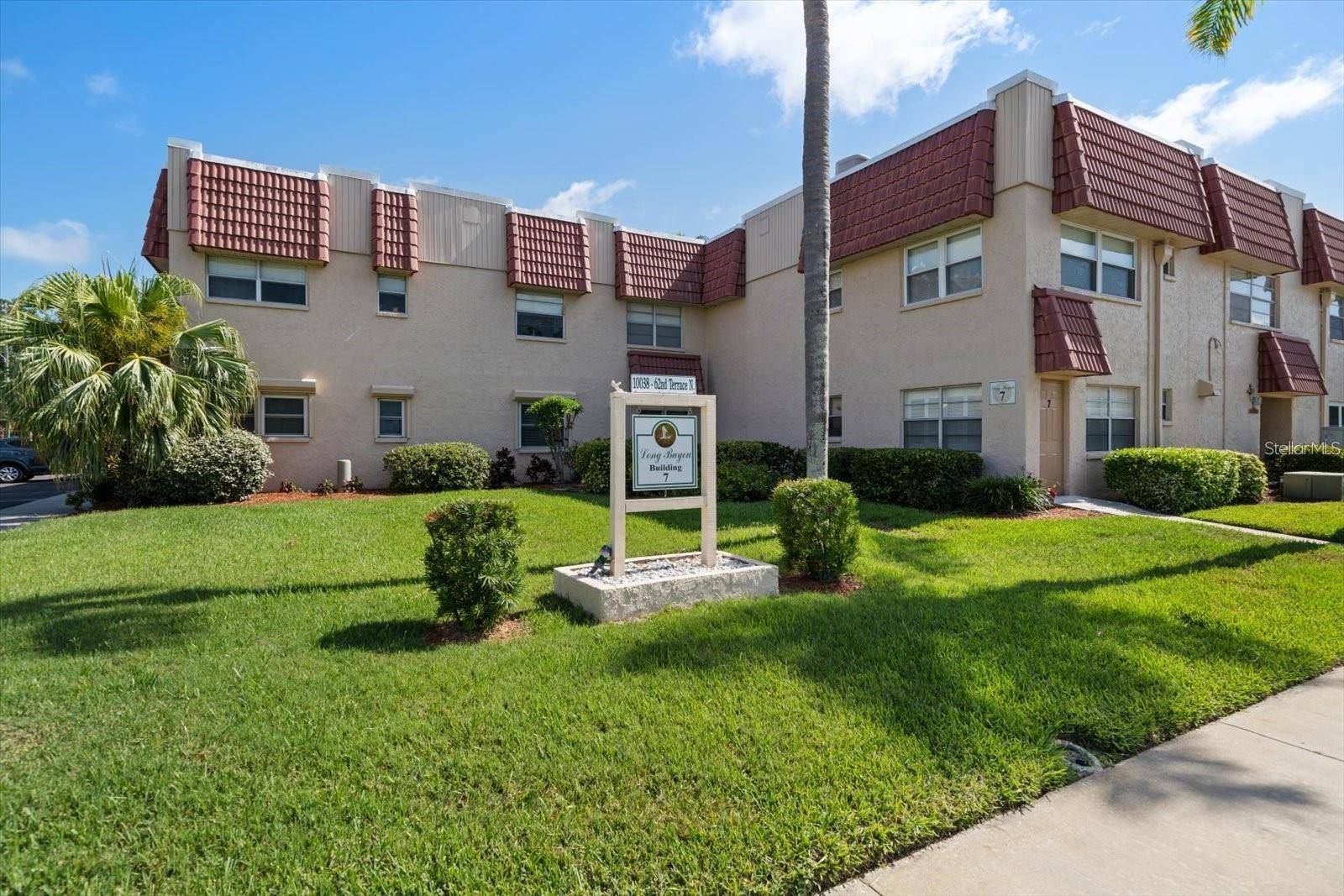 10038 62ND TER N #17, St Petersburg, FL 33708