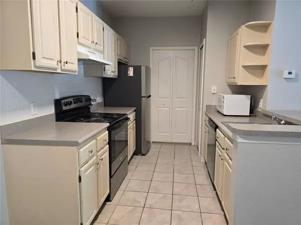 Riverview, FL 33578,5807 LEGACY CRESCENT PL #201