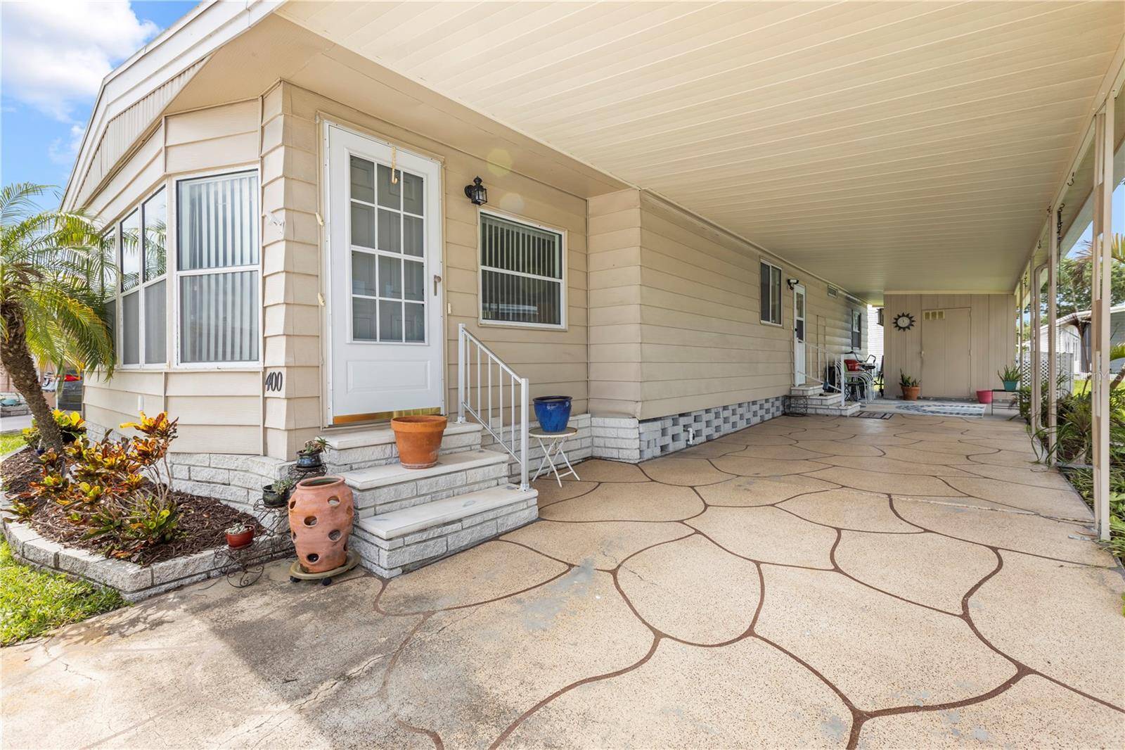Oldsmar, FL 34677,400 BLUE MARLIN DR