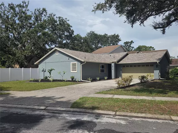 2719 LAKEVILLE DR, Tampa, FL 33618