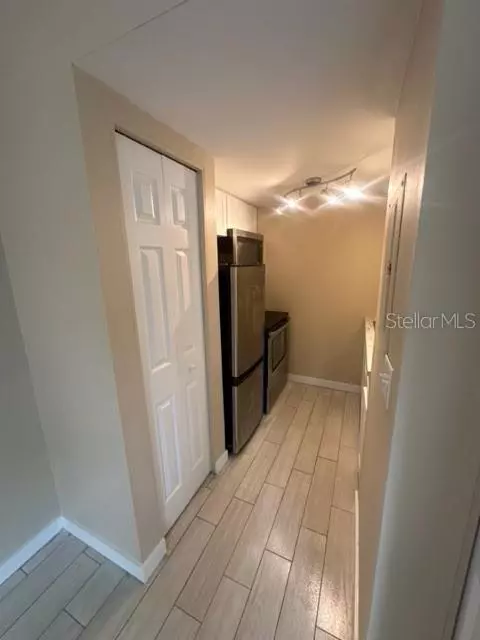 Tampa, FL 33617,4131 DOLPHIN DR #4131