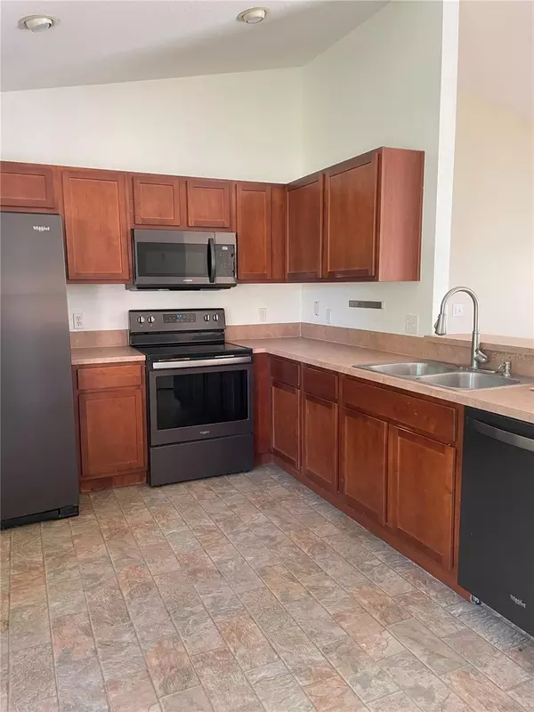 Wimauma, FL 33598,10915 DUNSCORE COTTAGE WAY