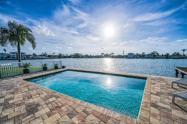 Redington Beach, FL 33708,16137 4TH ST E