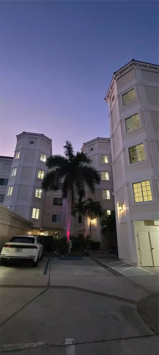 Clearwater, FL 33755,1860 N FORT HARRISON AVE #402