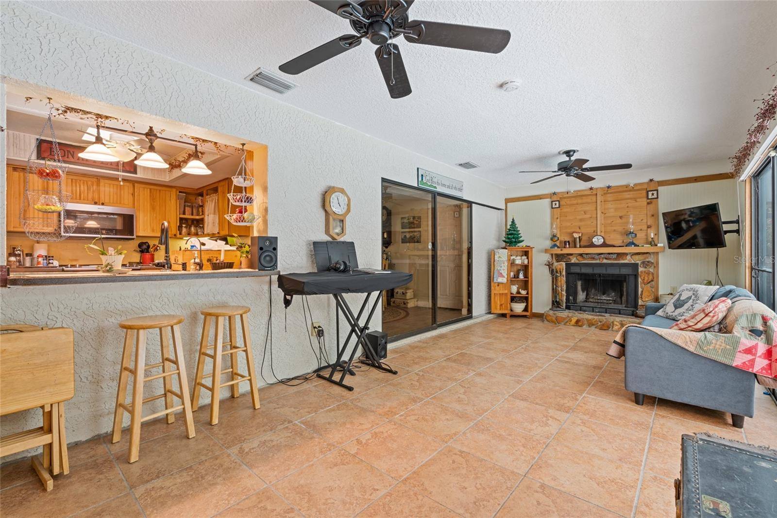 Palm Harbor, FL 34683,155 WOODCUTTER LN