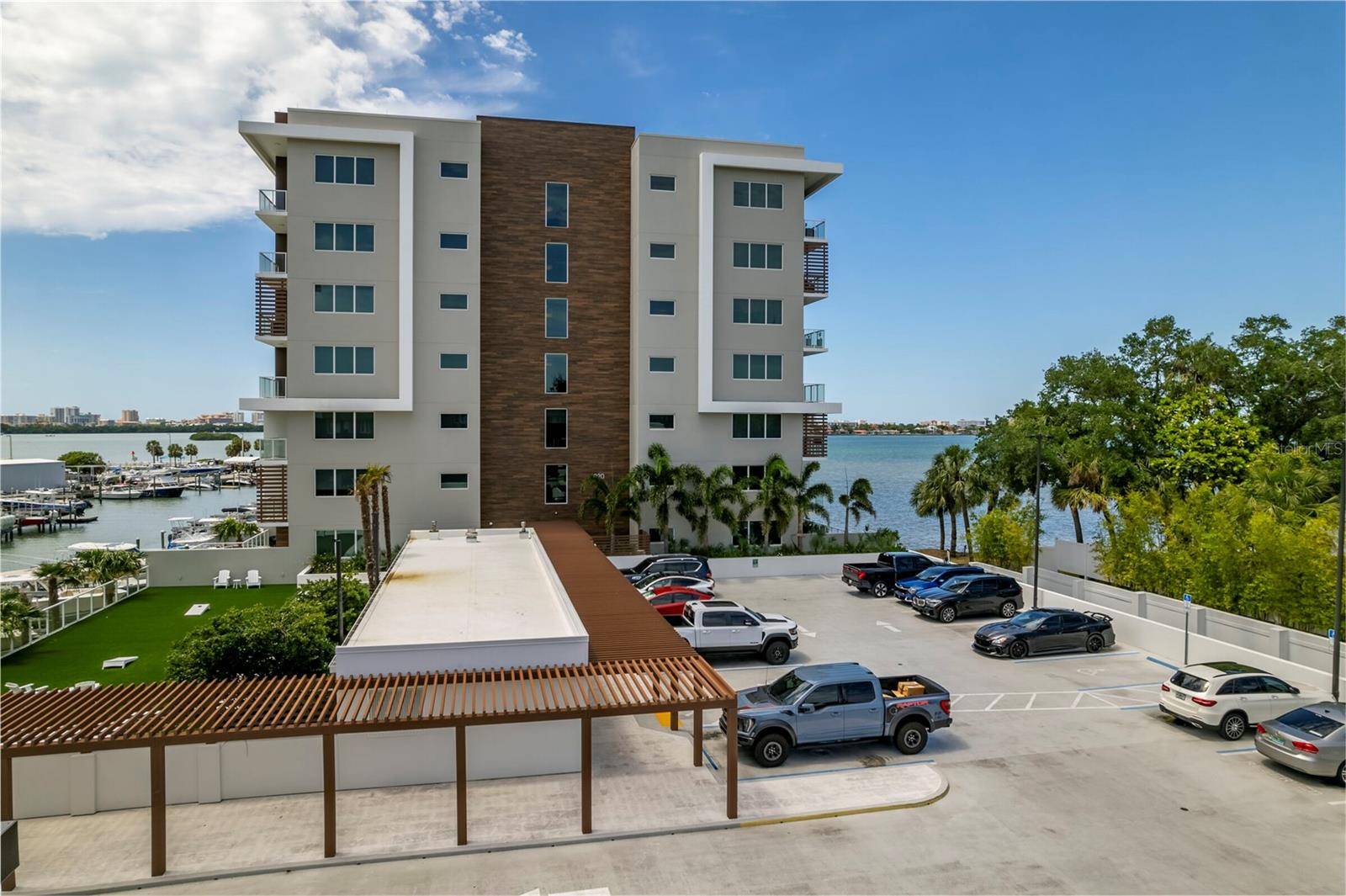 Clearwater, FL 33755,920 N OSCEOLA AVE #403