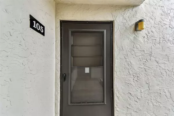 Seminole, FL 33777,7701 STARKEY RD #105