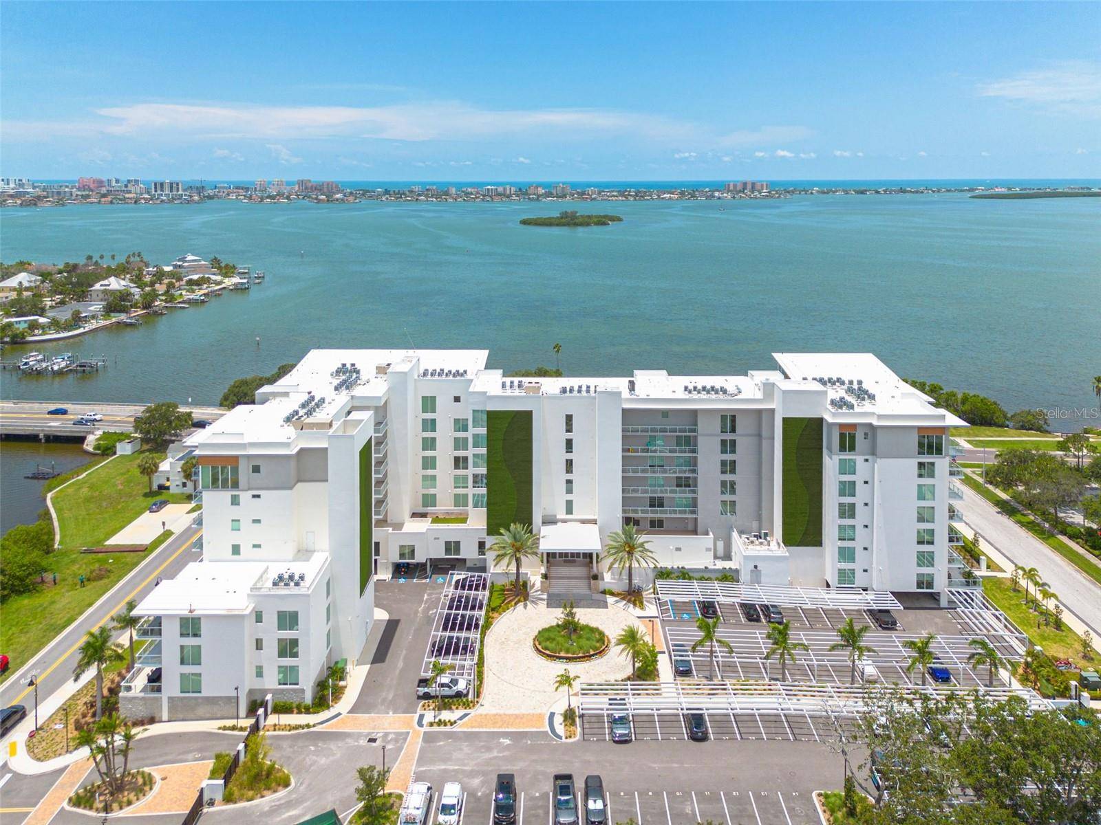 1020 SUNSET POINT RD #213, Clearwater, FL 33755