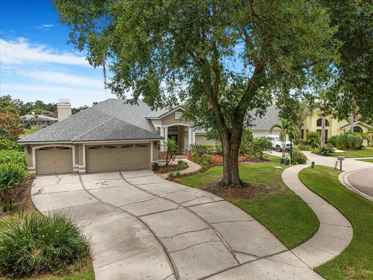 Lutz, FL 33549,816 SANDRINGHAM LN