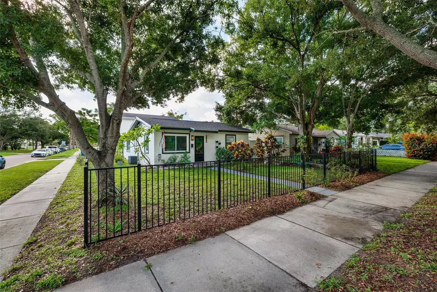 5039 DR MARTIN LUTHER KING JR ST N, St Petersburg, FL 33703