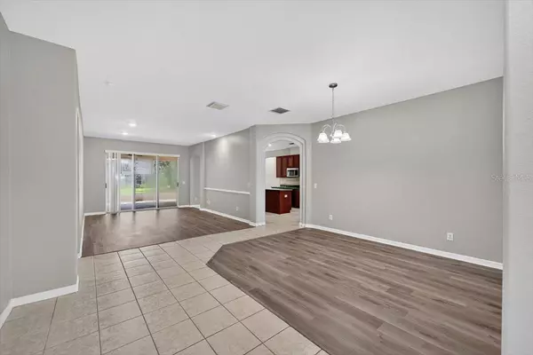 Seffner, FL 33584,306 RED ELM PL