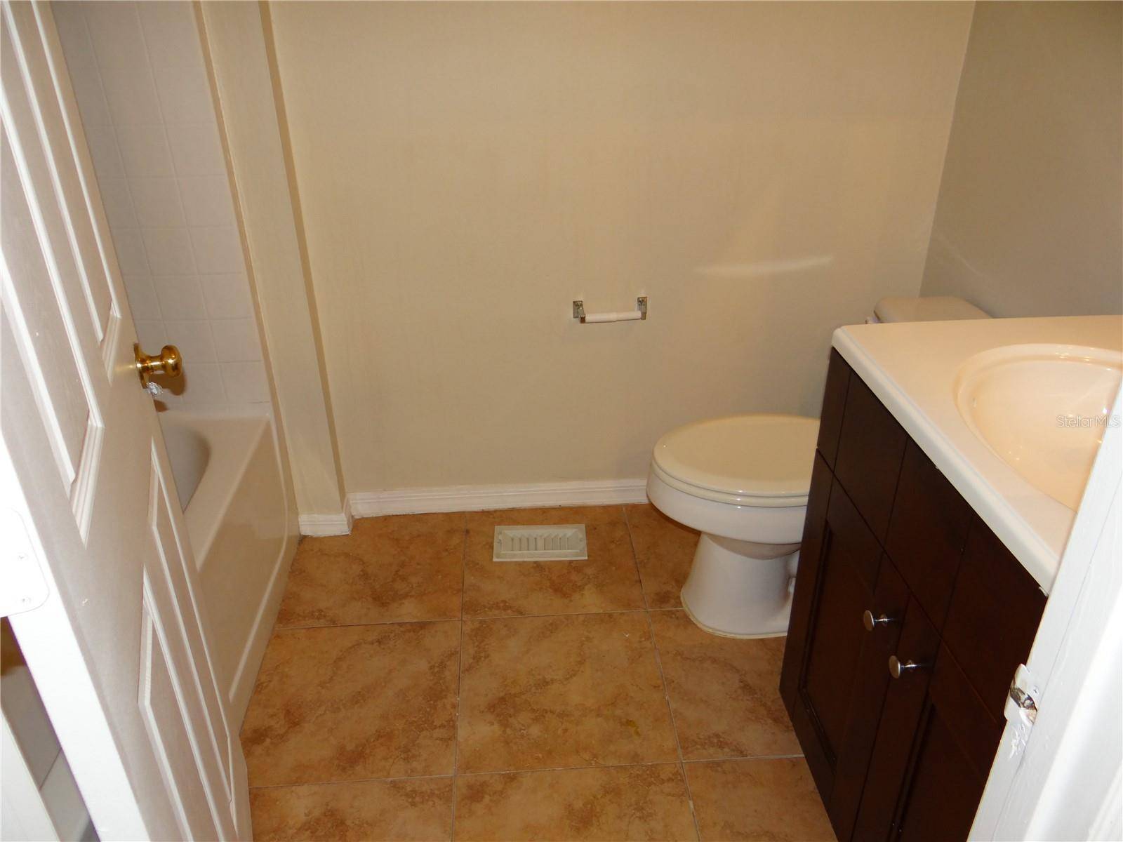 Tampa, FL 33610,4651 ASHBURN SQUARE DR