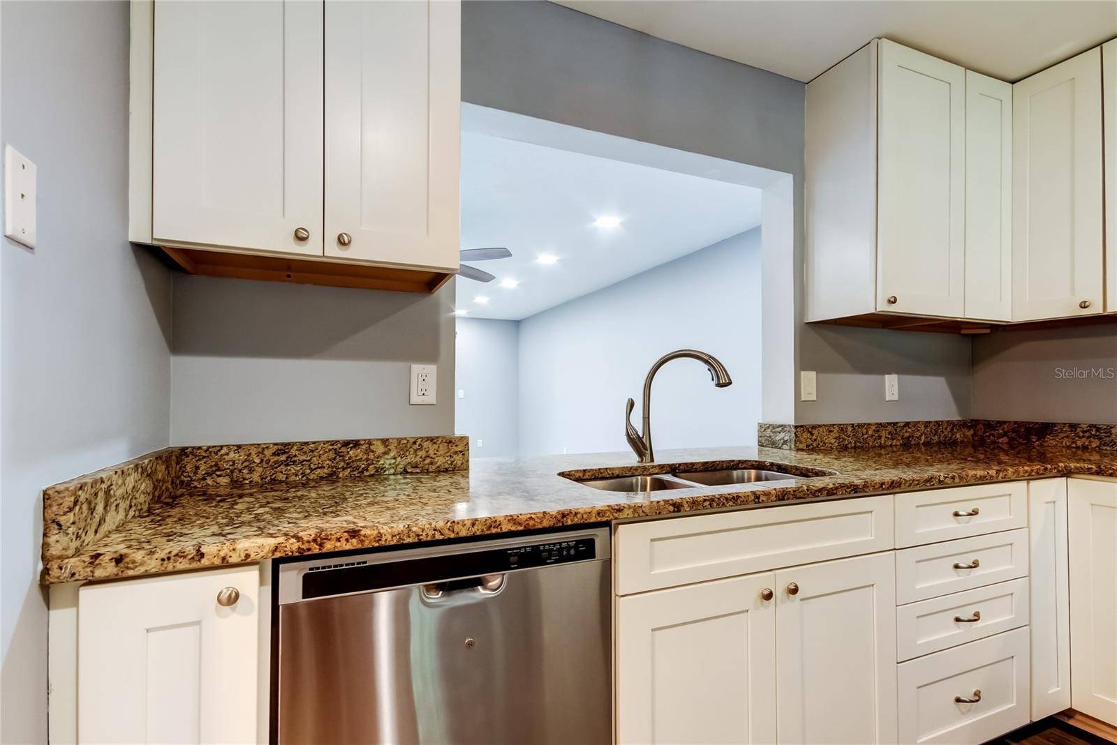 Palm Harbor, FL 34684,3600 MAGNOLIA RIDGE CIR #1221-G