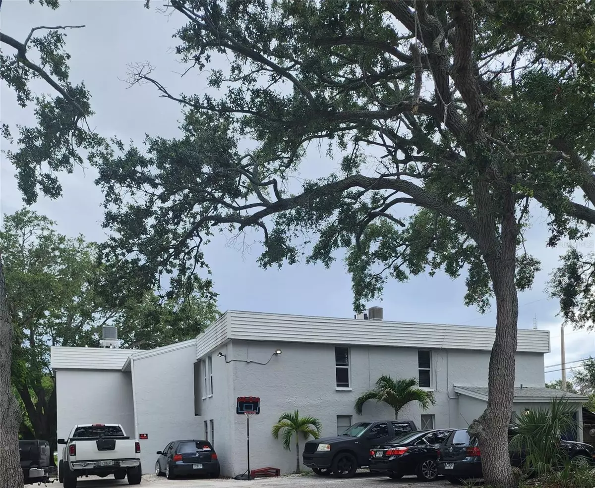 Clearwater, FL 33765,101 N FERNWOOD AVE