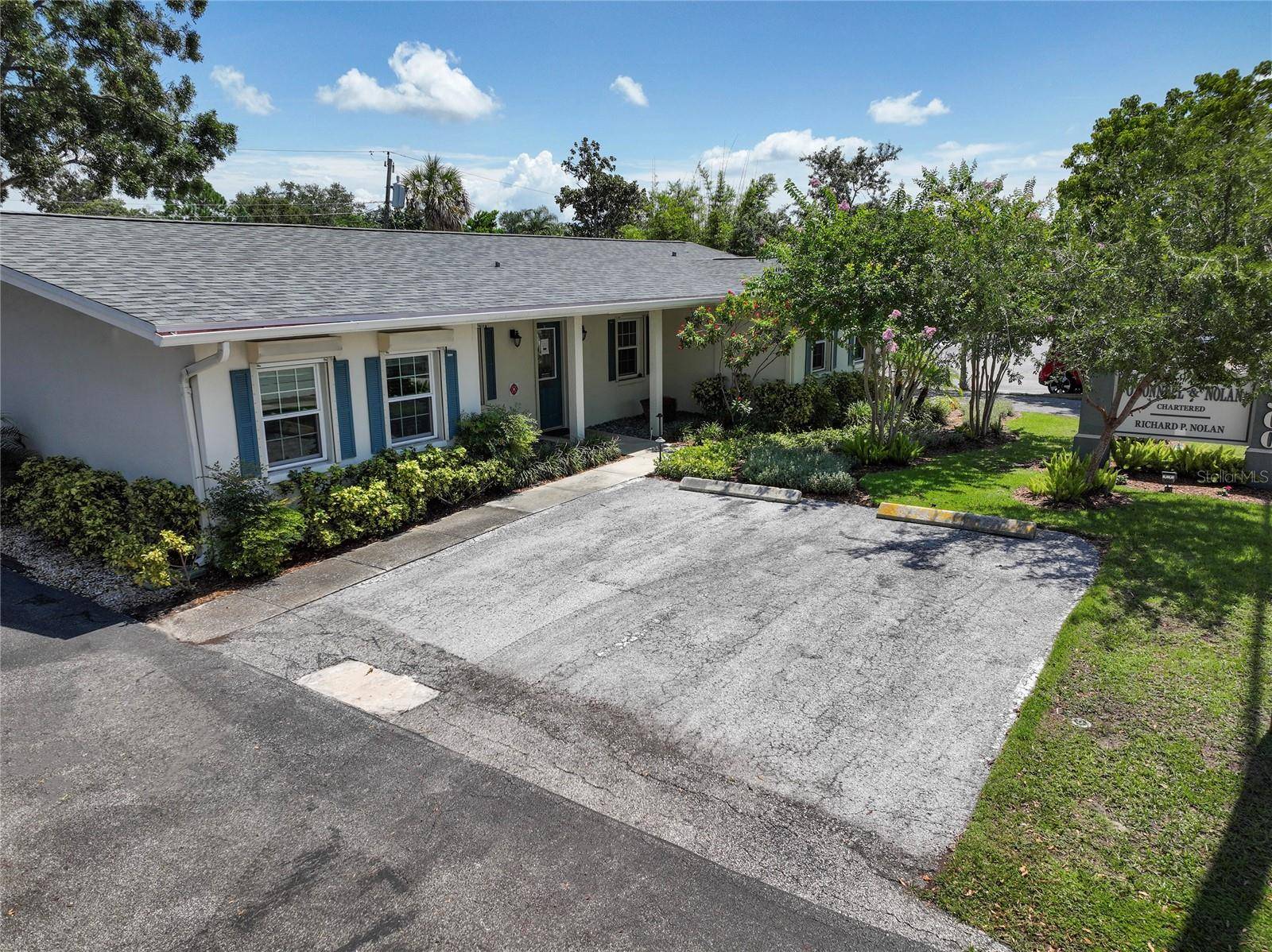 Largo, FL 33770,2300 W BAY DR
