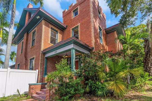 St Petersburg, FL 33705,950 12TH ST N