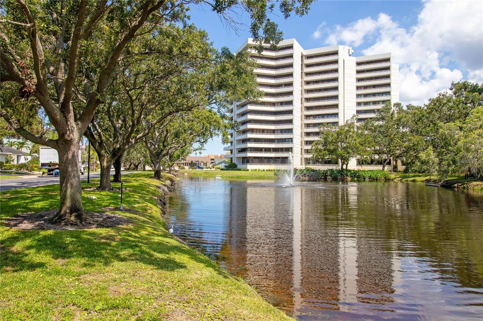 5950 PELICAN BAY PLZ S #1004, Gulfport, FL 33707