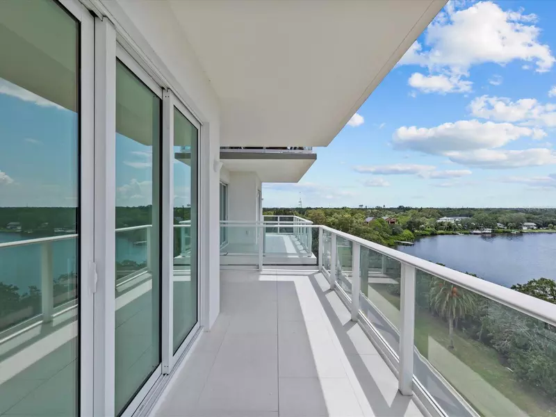 1020 SUNSET POINT RD #611, Clearwater, FL 33755