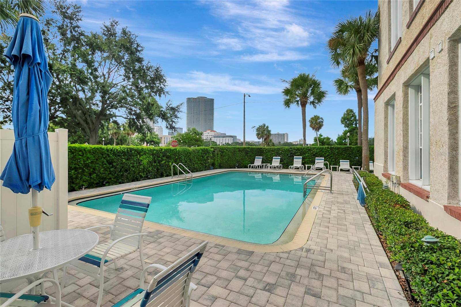 St Petersburg, FL 33701,701 MIRROR LAKE DR N #120