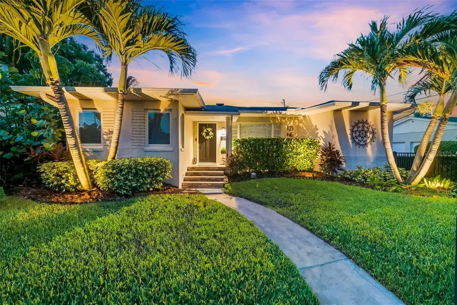 121 28TH AVE NE, St Petersburg, FL 33704