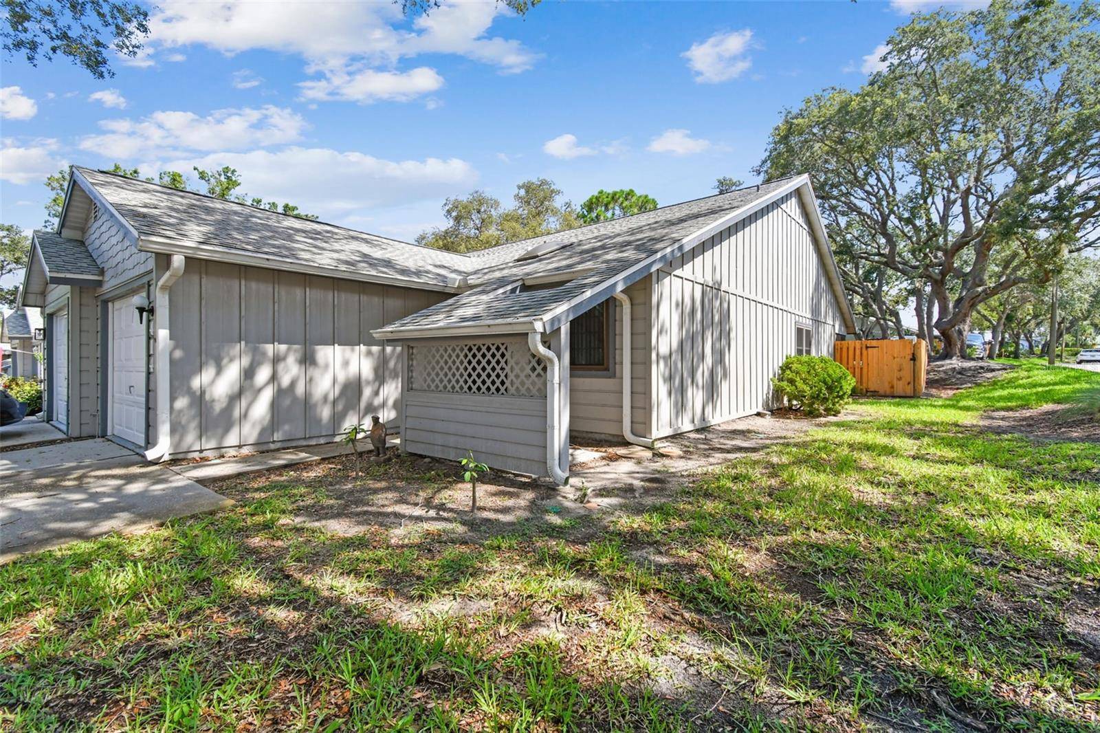 Tarpon Springs, FL 34689,39650 US HIGHWAY 19 N #414