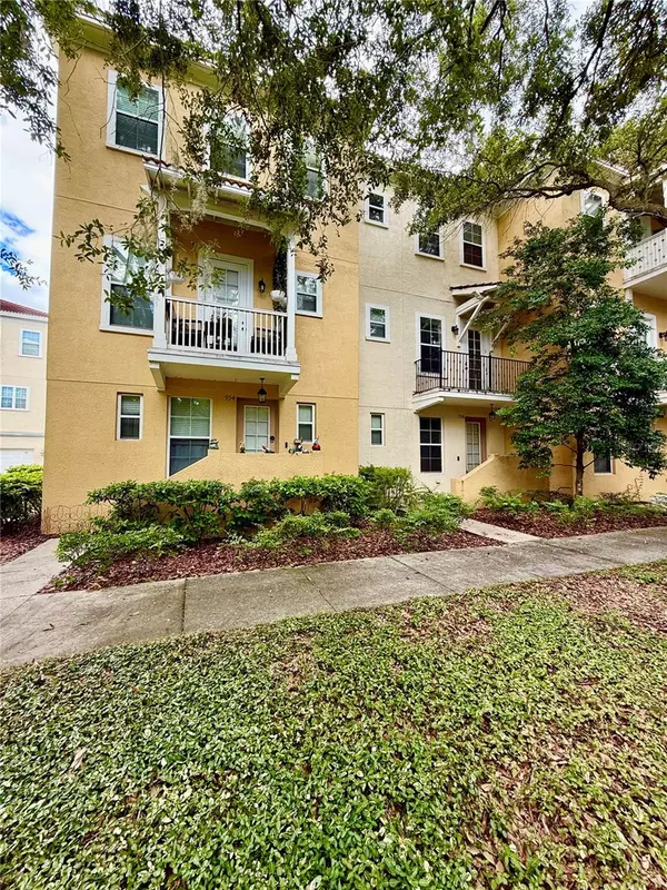 Tampa, FL 33619,956 SOMBRA ST