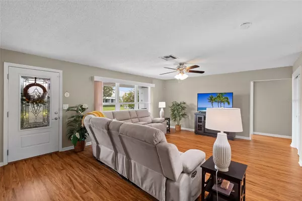 Pinellas Park, FL 33782,9130 34TH WAY N #6