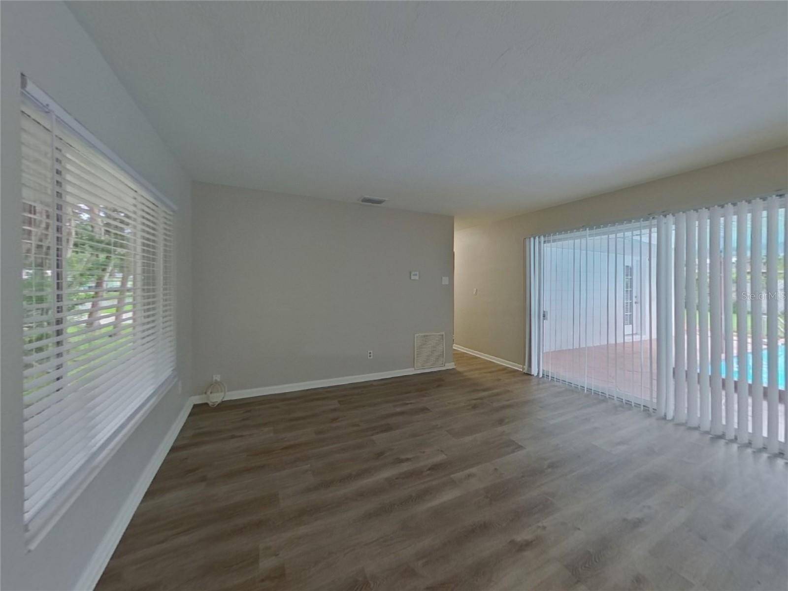 St Petersburg, FL 33702,6898 17TH LN N