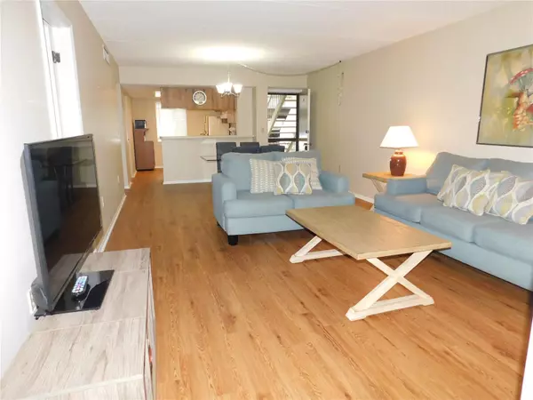 Oldsmar, FL 34677,105 PALMETTO CT