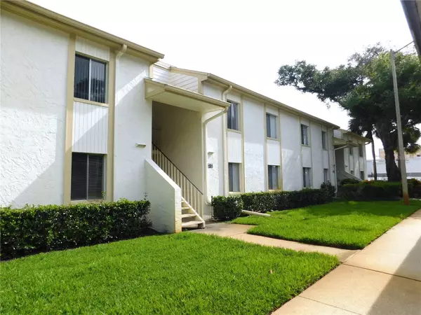 Oldsmar, FL 34677,105 PALMETTO CT