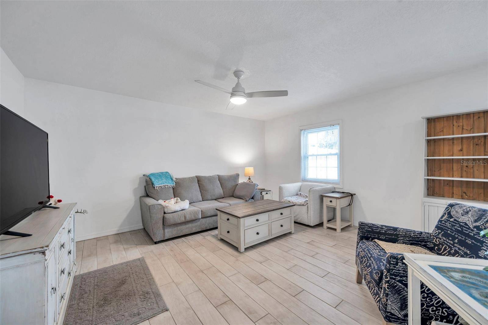 St Petersburg, FL 33705,121 SEAHORSE DR SE #A