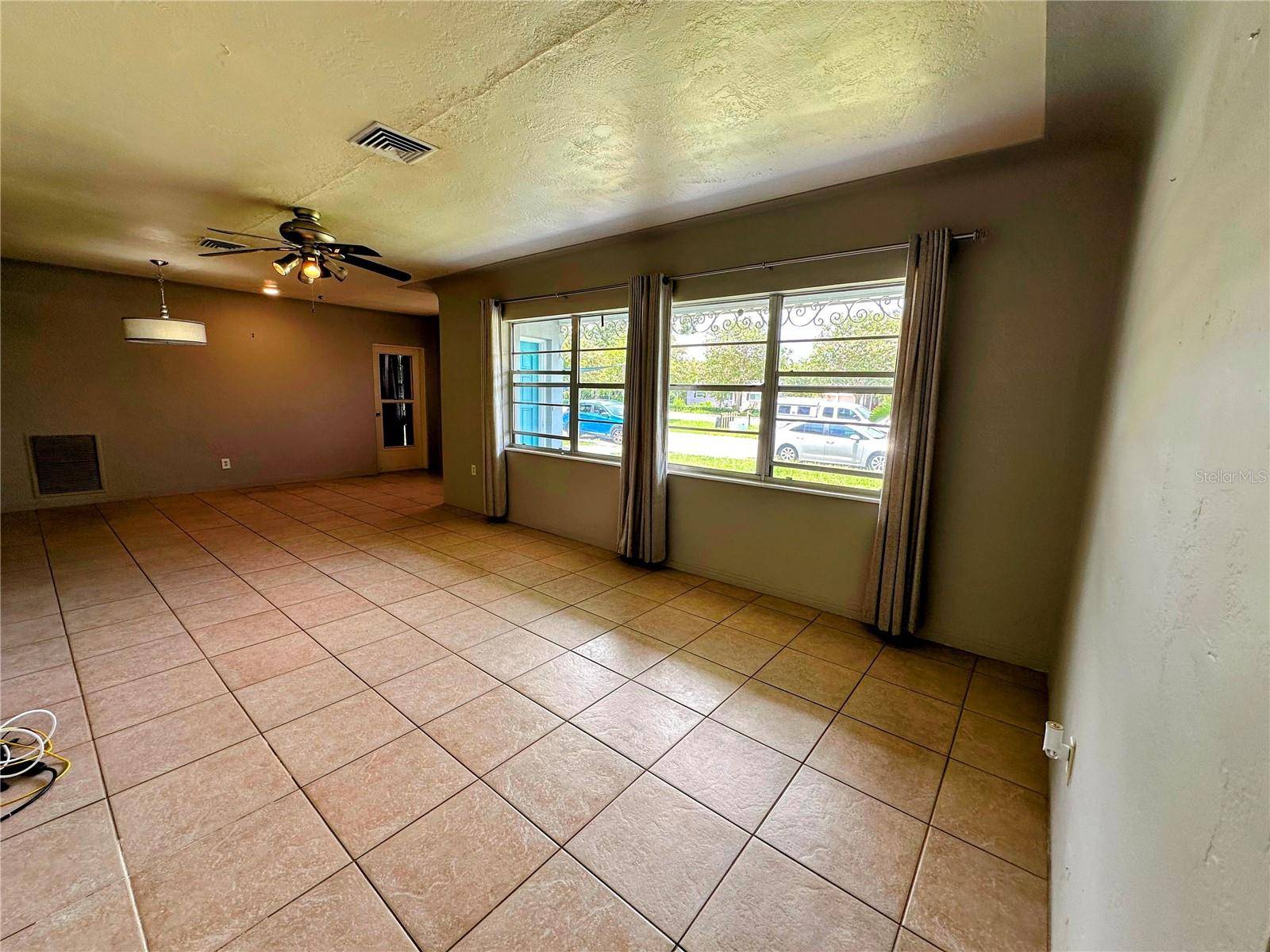 St Petersburg, FL 33710,1738 TYRONE BLVD N