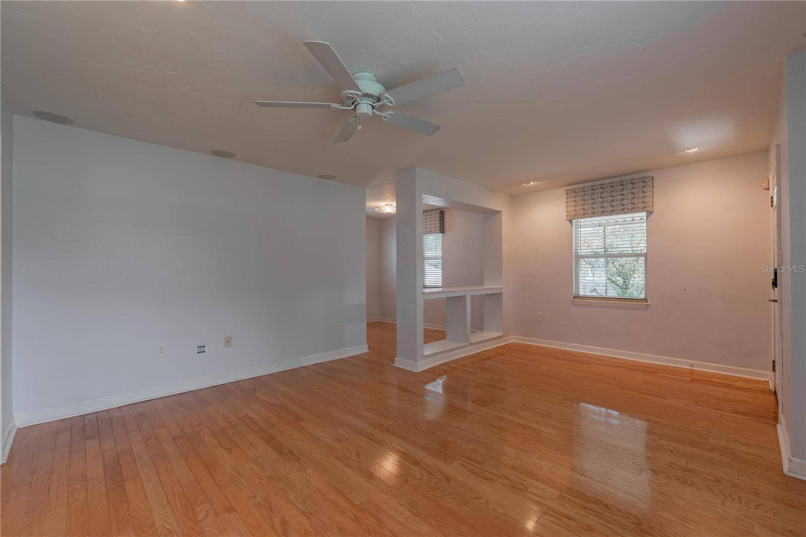 Tampa, FL 33603,715 W VIRGINIA AVE