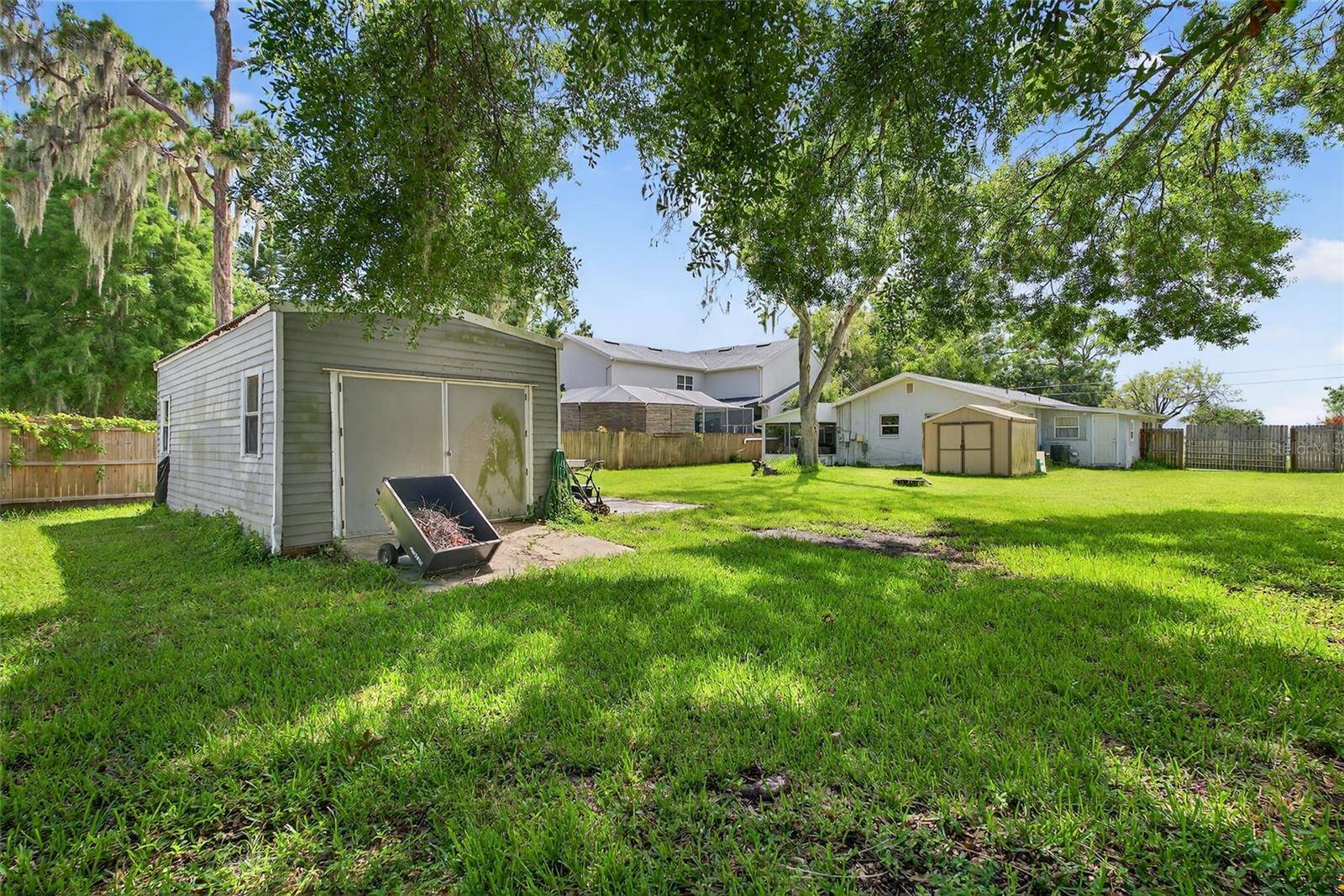 Oldsmar, FL 34677,605 SHORE DR E