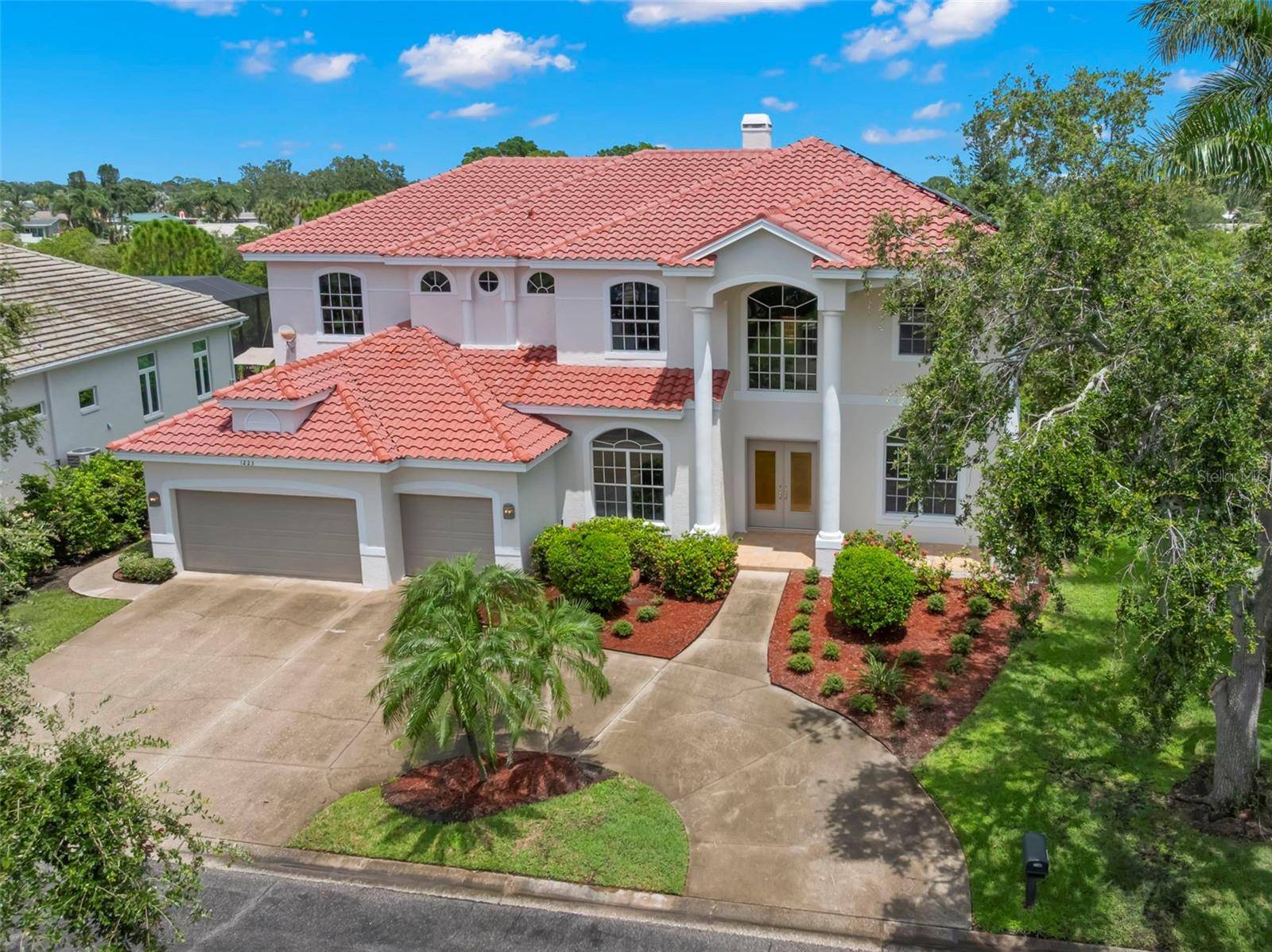 1223 DARLINGTON OAK CIR NE, St Petersburg, FL 33703