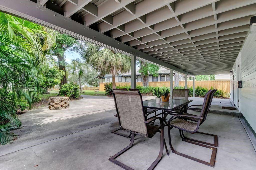 St Petersburg, FL 33701,815 8TH ST N