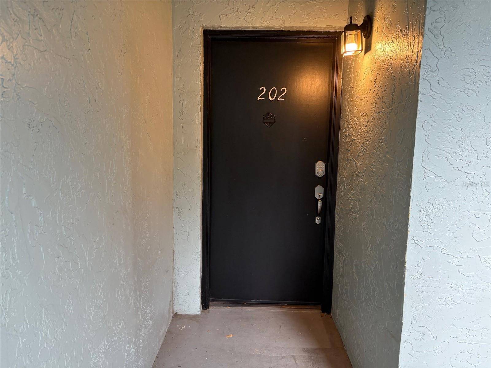 Tampa, FL 33613,2850 SOMERSET PARK DR #202