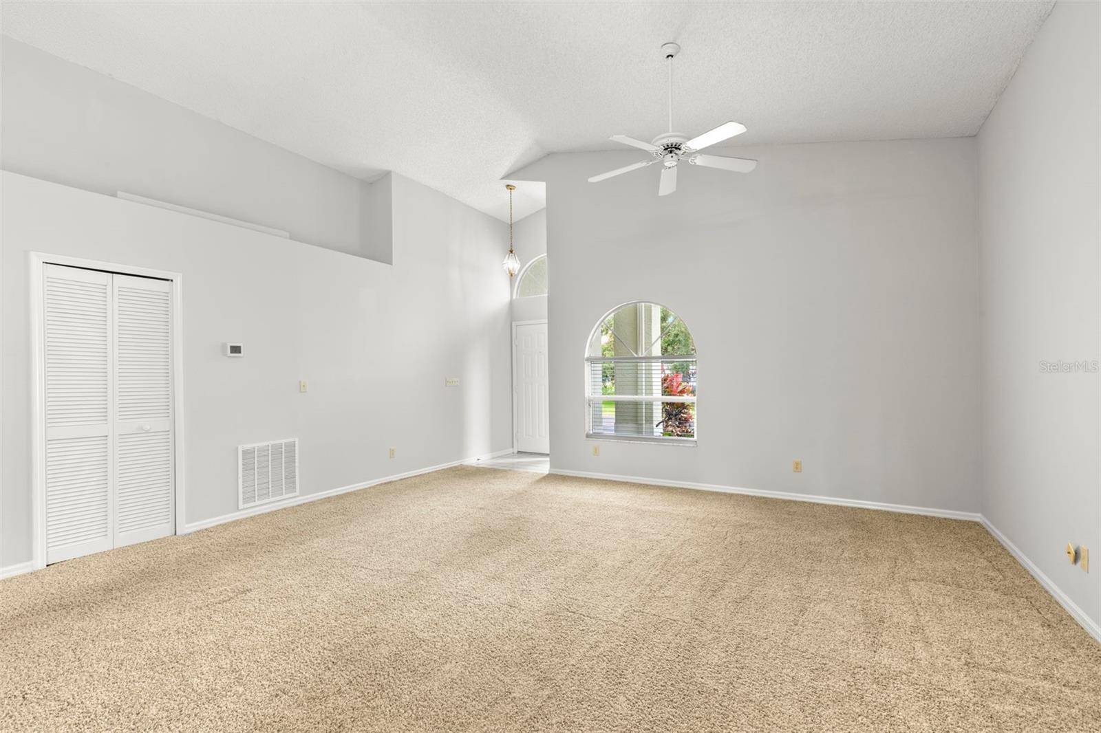 St Petersburg, FL 33703,5269 WHITE SAND CIR NE