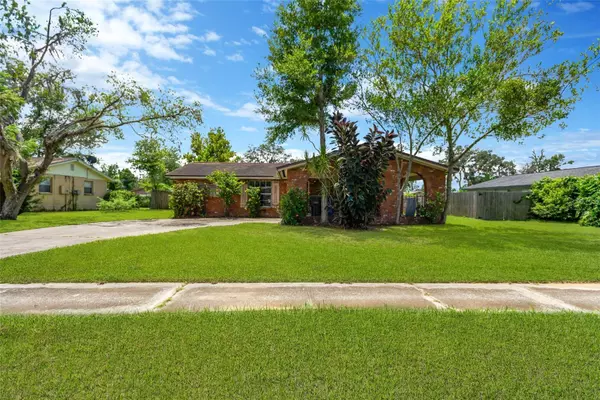 804 WALNUT DR,  Seffner,  FL 33584