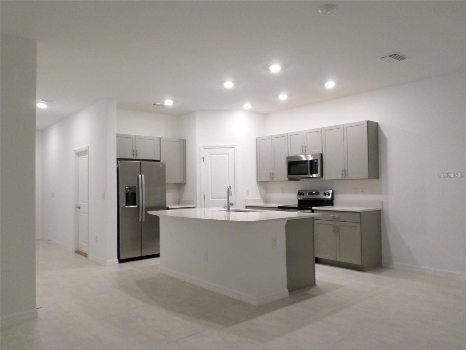 Wesley Chapel, FL 33543,2198 HALLIER CV