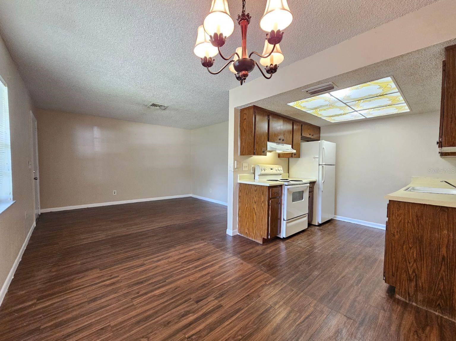 St Petersburg, FL 33702,221 NW JEFFERSON CIR N