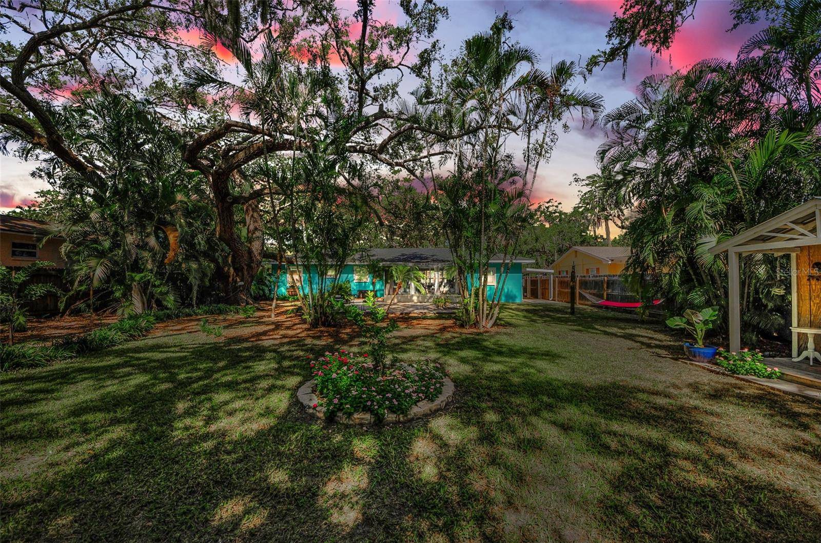 Dunedin, FL 34698,525 BROADWAY