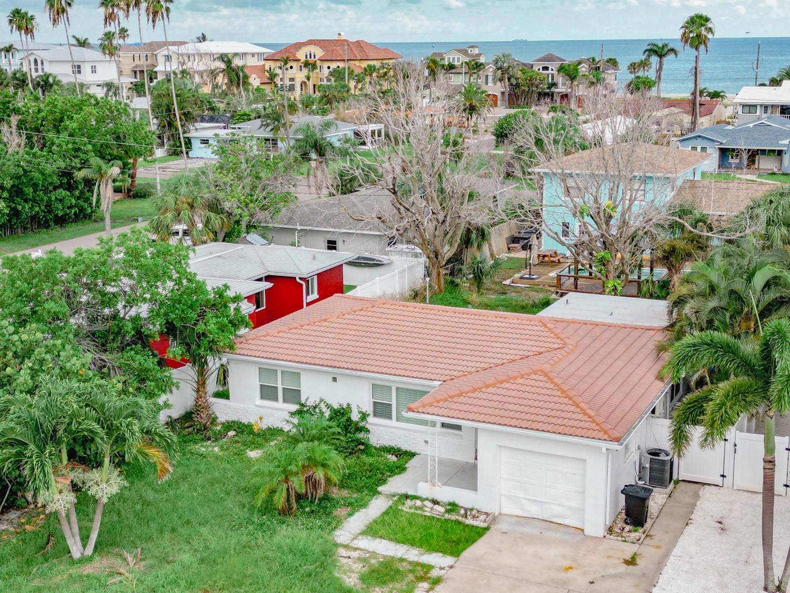 15802 2ND ST E, Redington Beach, FL 33708