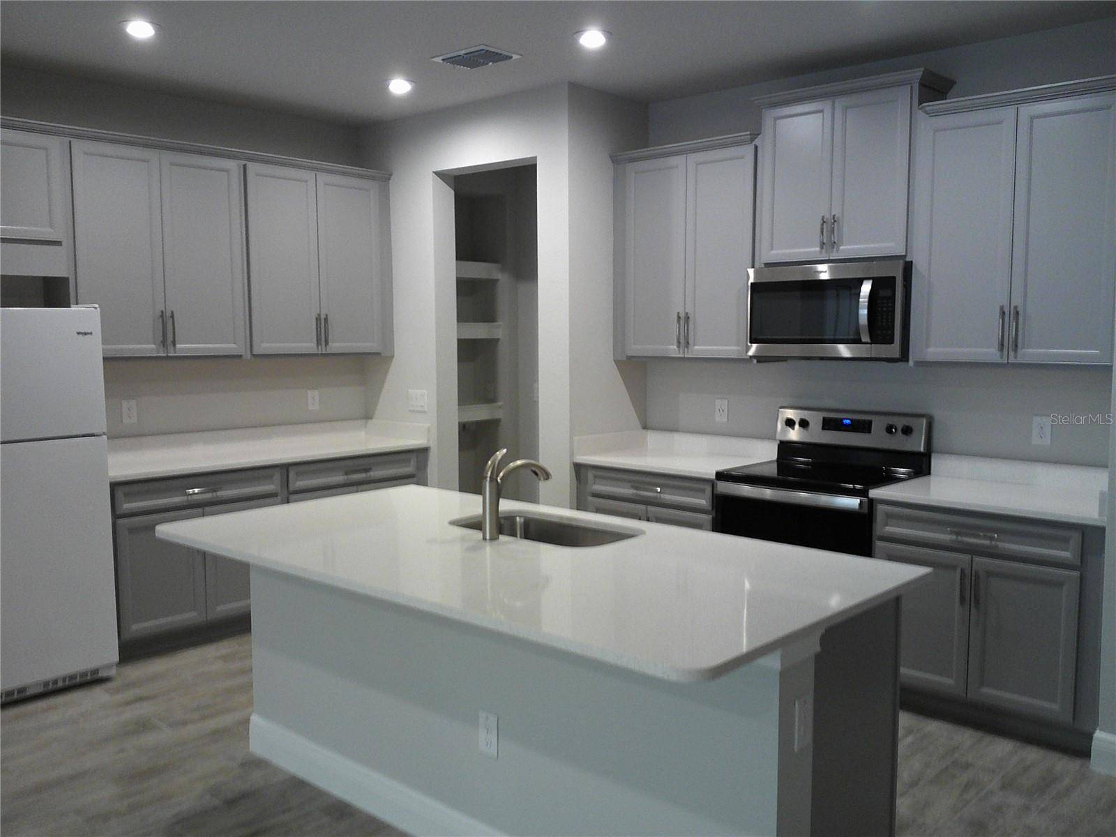 Lutz, FL 33558,5945 GRAND SONATA AVE