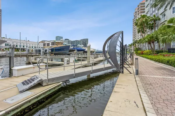 Tampa, FL 33602,700 S HARBOUR ISLAND BLVD #722