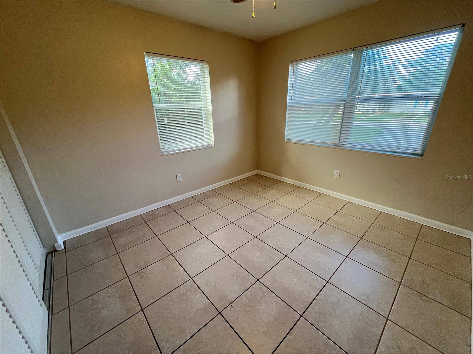 Deltona, FL 32725,1086 WHITEWOOD DR