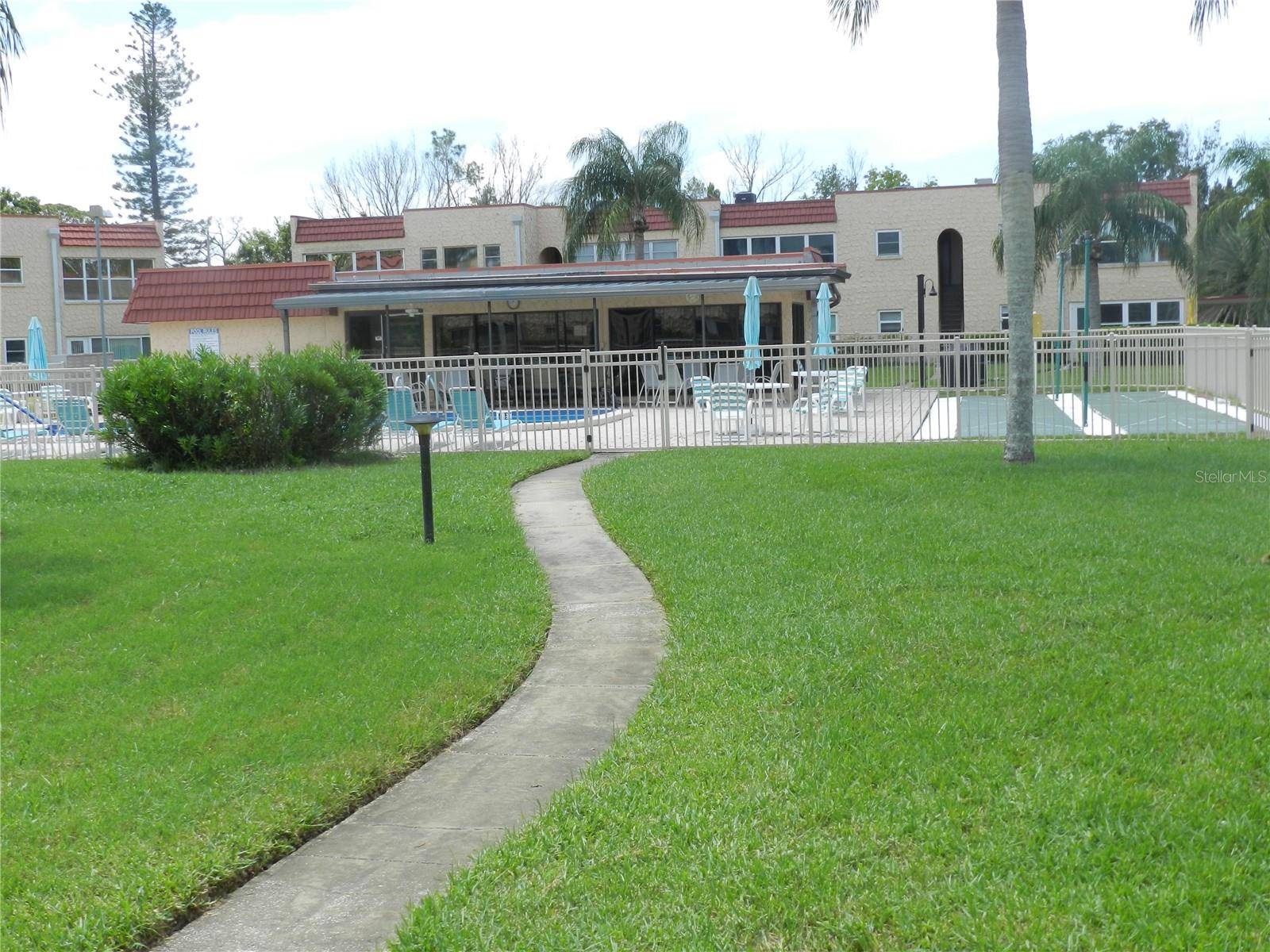 Seminole, FL 33777,108 DOGWOOD CIR #108