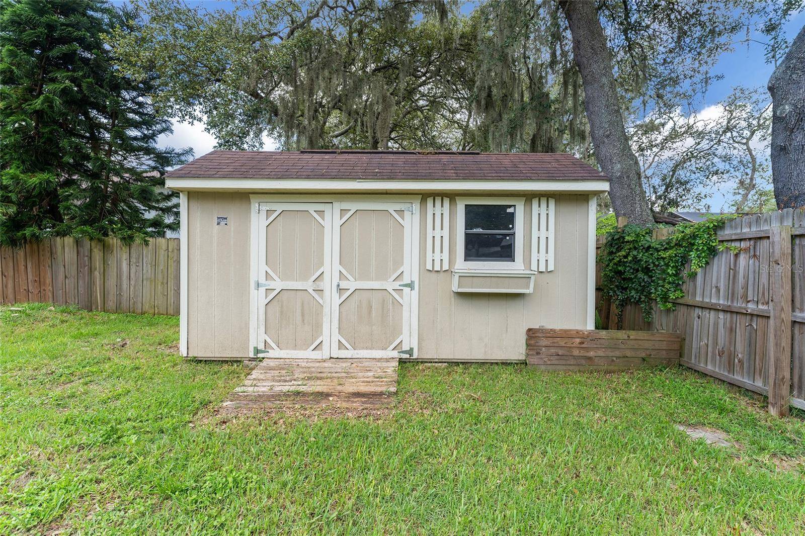 Lady Lake, FL 32159,40001 PARKINSONISA ST