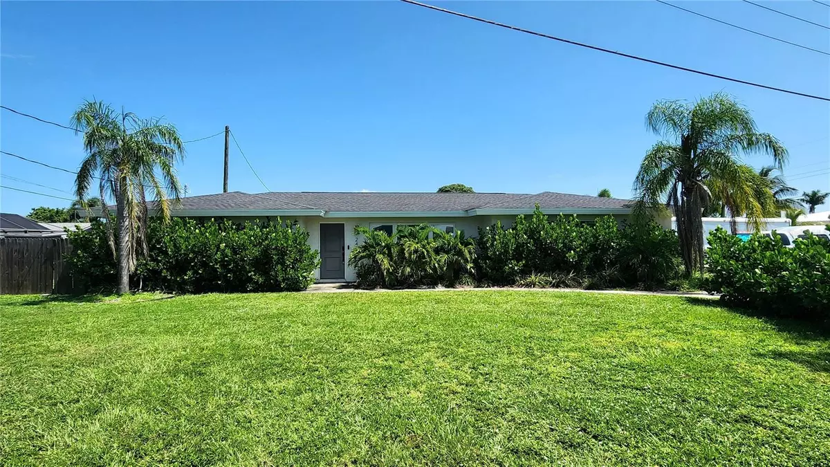 Sarasota, FL 34231,2465 CONSTITUTION BLVD